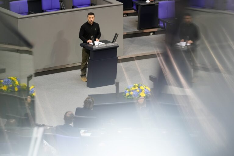 Ο Ζελένσκι στη Γερμανική Βουλή: “Danke Deutschland” – Διάσκεψη για την ανοικοδόμηση της Ουκρανίας στο Βερολίνο