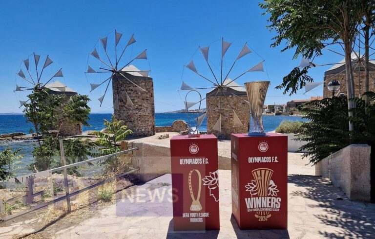 Χίος: “Κοκκίνησε” η Πλατεία Βουνακίου για τα τρόπαια του Ολυμπιακού