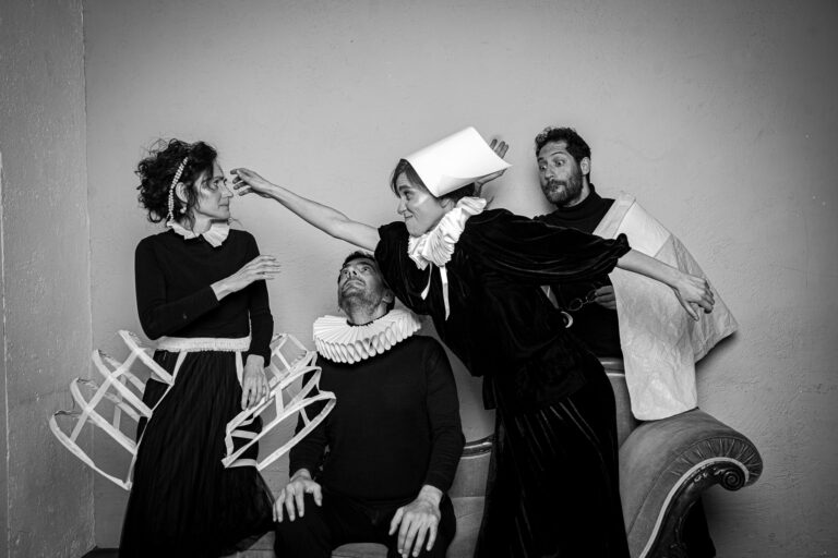 “Backstage Stories”: Το θεατρικό έργο του Ερμή Περιστέρη & της Σοφίας Αρναουτάκη στη Ζυρίχη για λίγες παραστάσεις