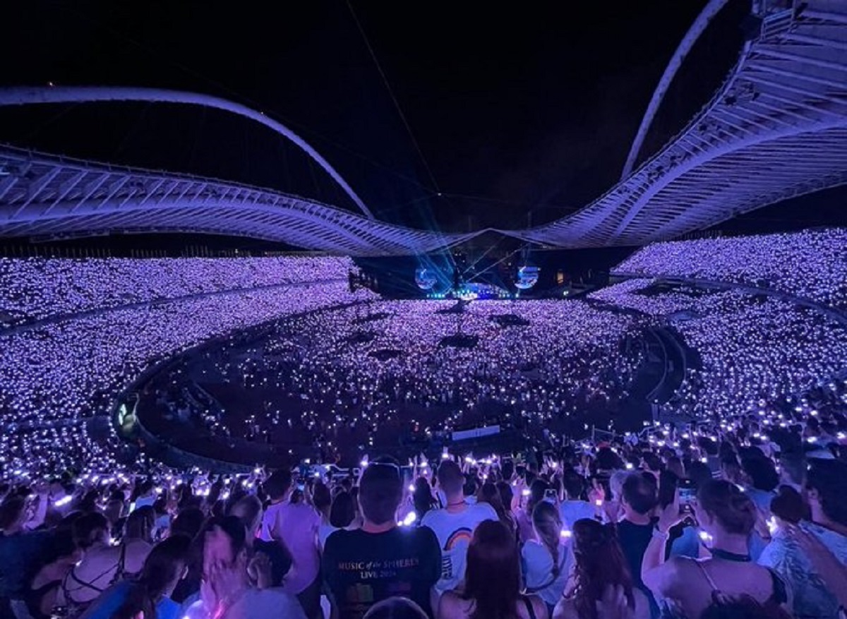 Coldplay: Ευχαρίστησαν το ελληνικό κοινό κι επανέρχονται για τη δεύτερη συναυλία στο ΟΑΚΑ – 120 λεπτά «Music of the Spheres»
