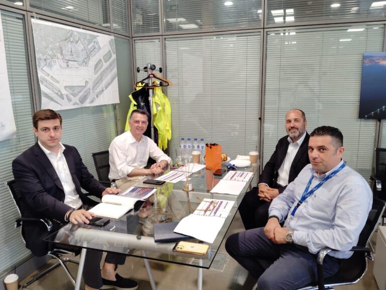 Για έργα αναβάθμισης, έρευνα και καινοτομία ενημερώθηκε ο διευθυντής του Πρωθυπουργικού Γραφείου Μ.Μπεκίρης στο αεροδρόμιο «Μακεδονία» και το ΕΚΕΤΑ