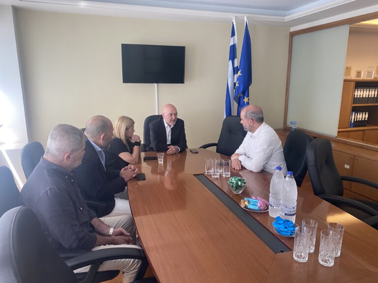 Σύσκεψη της διοίκησης του Επιμελητηρίου Χανίων με τον υφυπουργό Εξωτερικών Κώστα Φραγκογιάννη