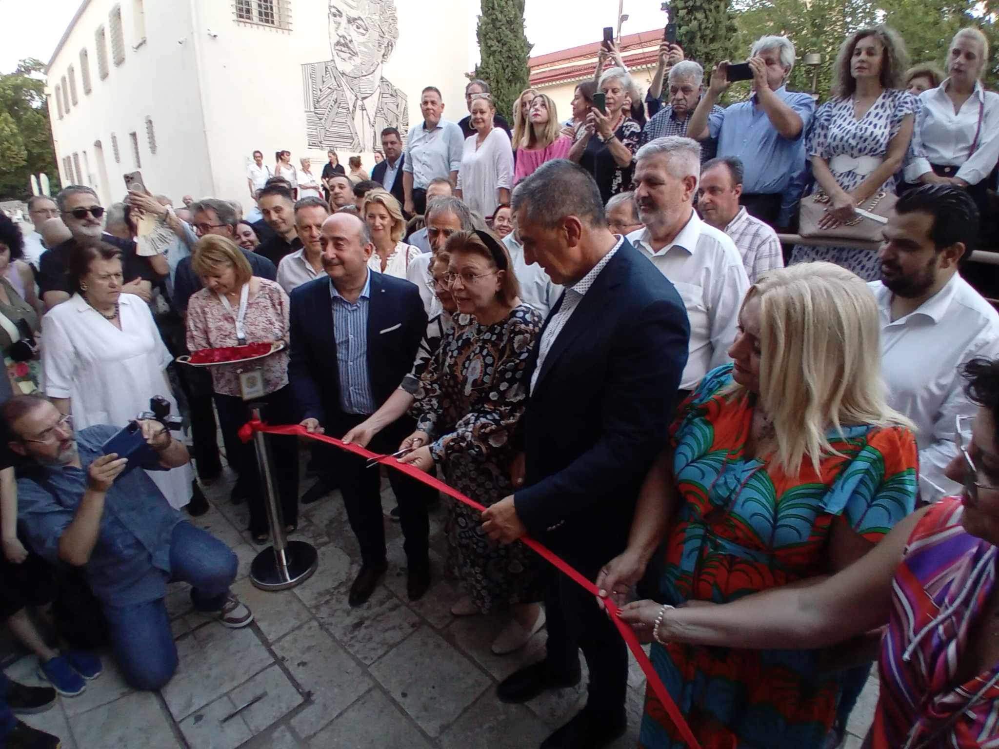 Τρίκαλα: Εγκαινιάστηκε το Μουσείο Τσιτσάνη – “κόσμημα” για τους Έλληνες