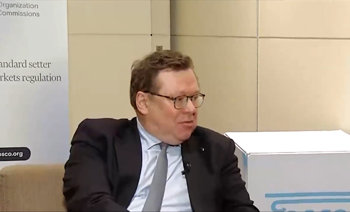 Jean Paul Servais, πρ. IOSCO, στο EΡΤΝews: Προτεραιότητα η ενίσχυση της διασυνοριακής επίβλεψης των χρηματοοικονομικών συναλλαγών