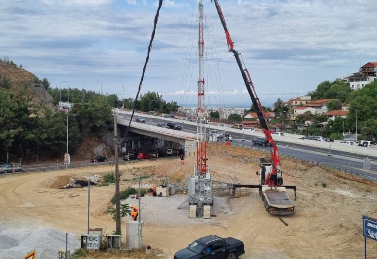 Θεσσαλονίκη: Απομακρύνθηκε οριστικά από τα Πεύκα η κεραία κινητής τηλεφωνίας
