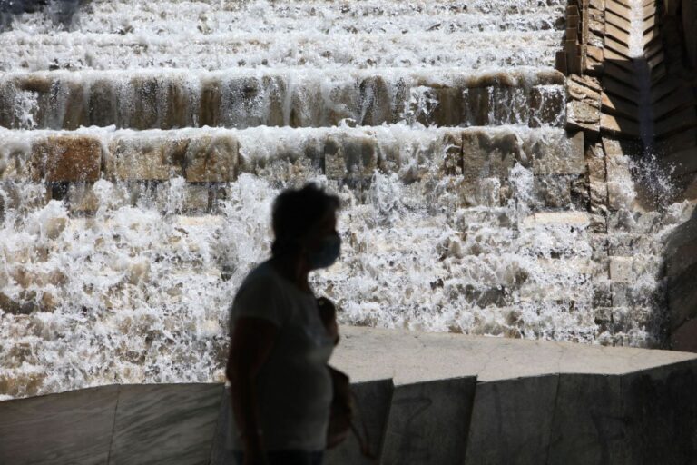 Κλιματιζόμενη αίθουσα στην διάθεση των πολιτών απο τον Δήμο Λαρισαίων