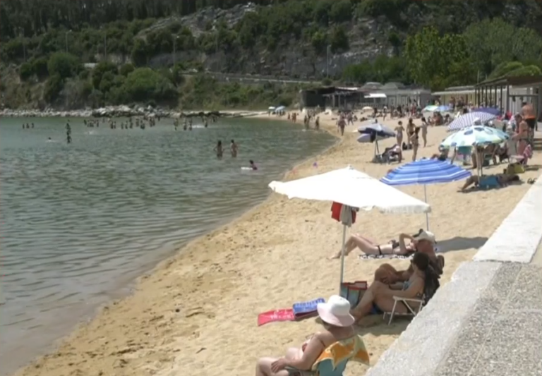 Καβάλα: Προετοιμάζονται οι παραλίες για την καλοκαιρινή σεζόν- Στις θέσεις τους οι ναυαγοσώστες