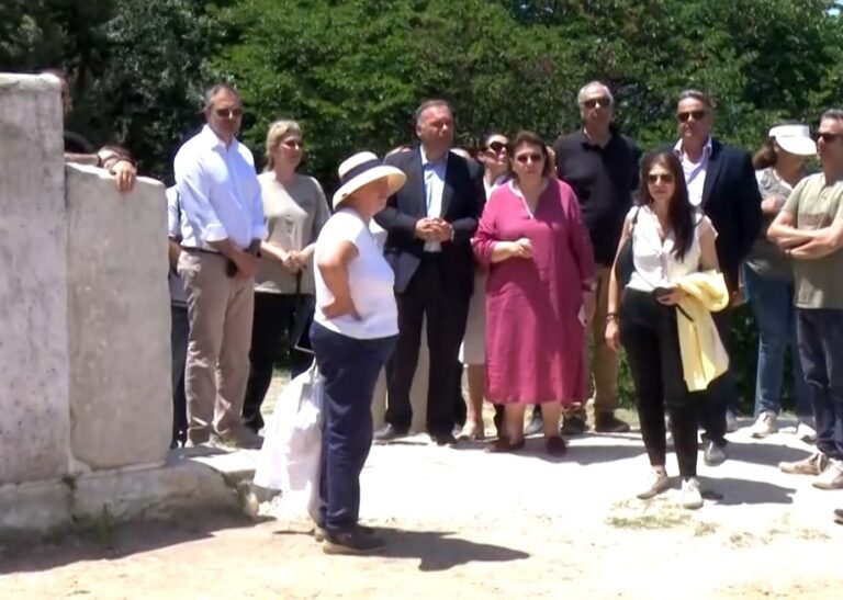 Στους αρχαιολογικούς χώρους της Θάσου η Υπουργός πολιτισμού, Λίνα Μενδώνη