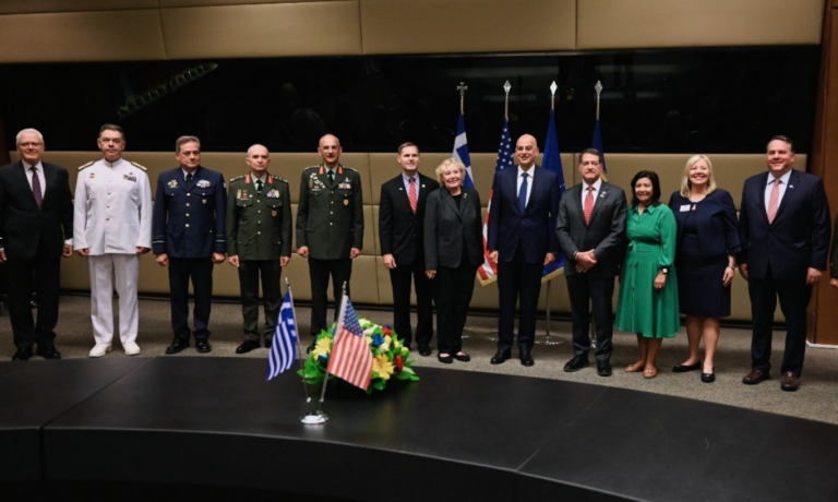 Ν. Δένδιας με αντιπροσωπεία του αμερικανικού Κογκρέσσου: Η ενίσχυση της στρατηγικής αμυντικής σχέσης Ελλάδος – ΗΠΑ στο επίκεντρο