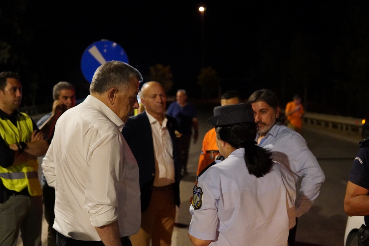 Καθαίρεση τμήματος γέφυρας του Ισθμού της Κορίνθου με απόφαση του υφυπουργού Ν. Ταχιάου