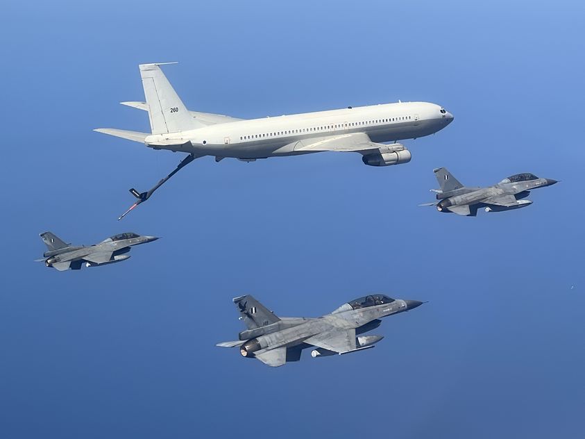 Συνεκπαίδευση μαχητικών αεροσκαφών της Π.Α. με αεροσκάφη της Ισραηλινής Π.Α. νότια της Κρήτης