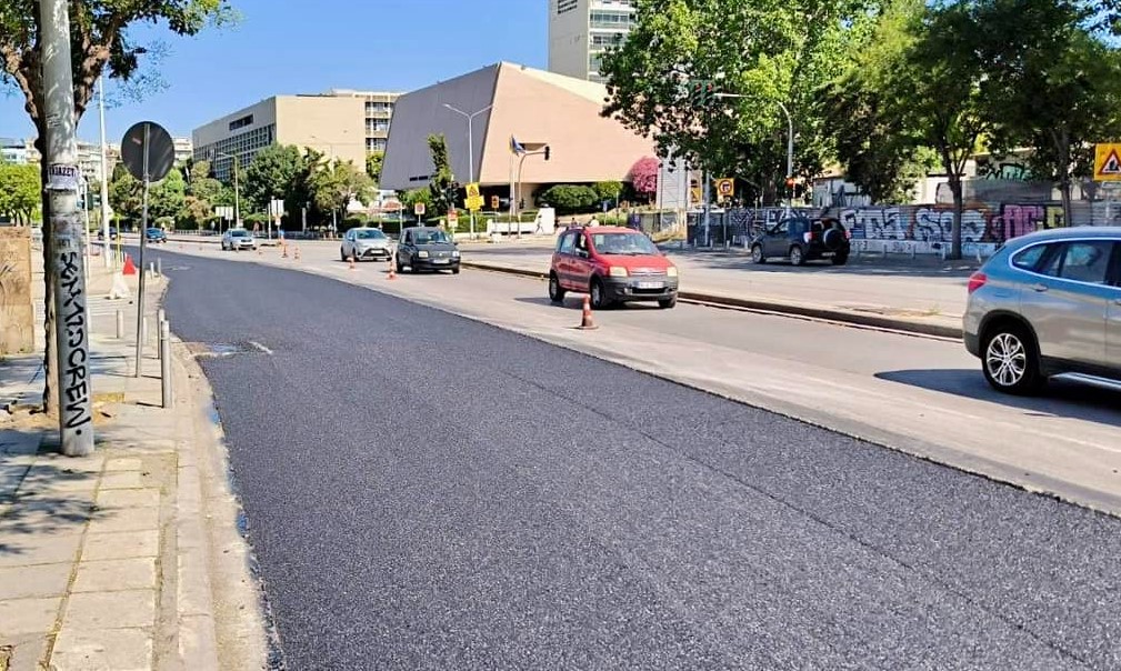 Θεσσαλονίκη: Ασφαλτοστρώσεις στις οδούς Εγνατία και Καραμανλή – Το μήνυμα του Στ. Αγγελούδη