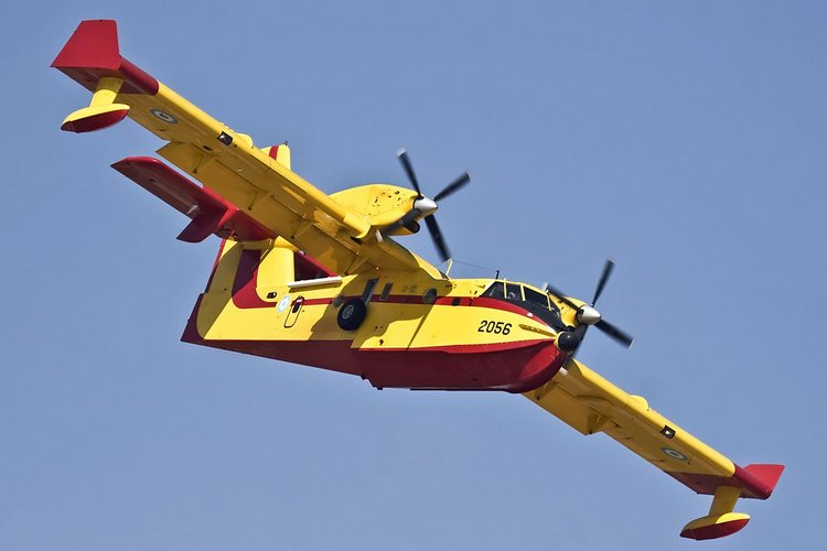 Κέρκυρα: Στο αεροδρόμιο του νησιού 2 Canadair για τη φωτιά στην Αλβανία