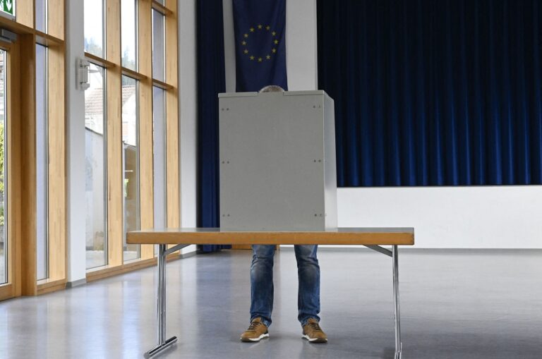 Γερμανία: Το 51% υπέρ της διεξαγωγής πρόωρων εκλογών