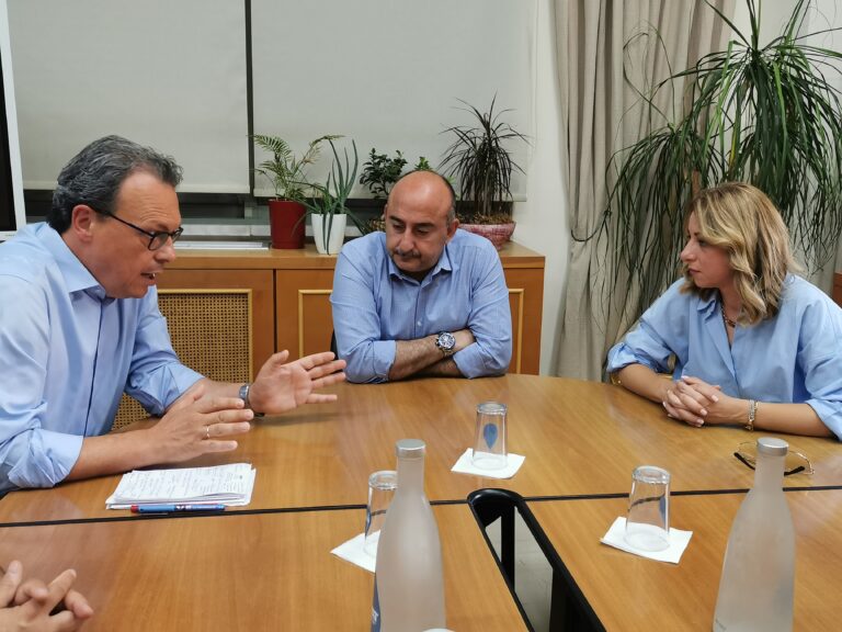 Πλημμύρες, ΔΕΥΑ και ενεργειακό στην ατζέντα συνάντησης του δημάρχου Τρικκαίων με τον Σ. Φάμελλο