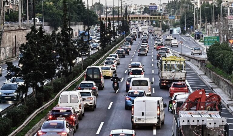 Οχήματα: Σε εφαρμογή οι νέοι κανόνες για ανασφάλιστα και παρανόμως κυκλοφορούντα – Τα πρόστιμα και οι διοικητικές κυρώσεις