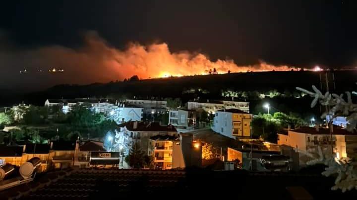 Κοζάνη: Πυρκαγιά σε δύσβατη περιοχή στις παρυφές της πόλης