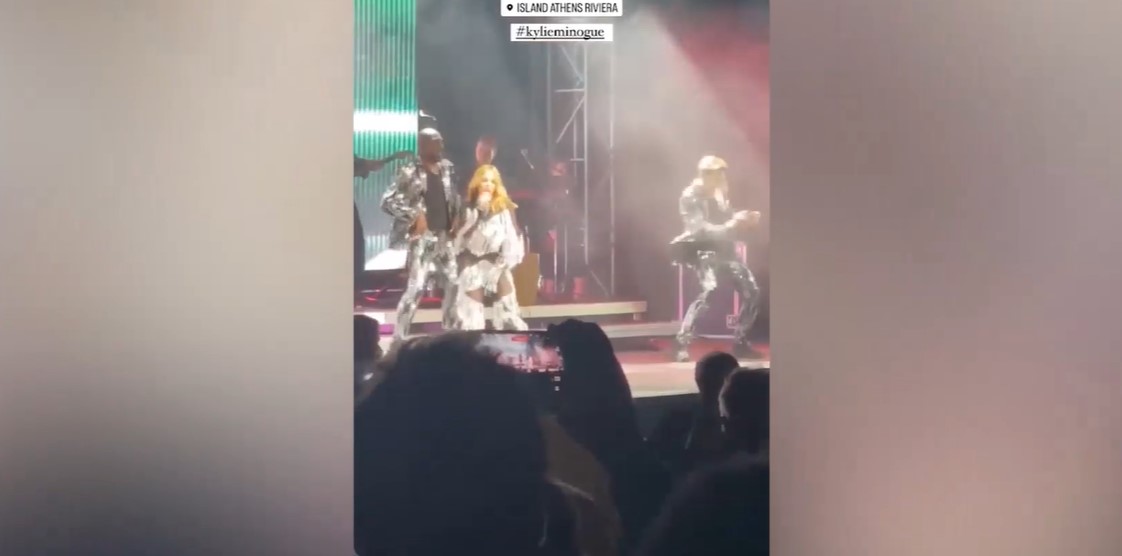 Βίντεο – Kylie Minogue: Η βραβευμένη με Grammy ποπ σταρ τραγουδάει στην Ελλάδα για τα «Ποσειδώνια 2024» μαγνητίζοντας τα βλέμματα