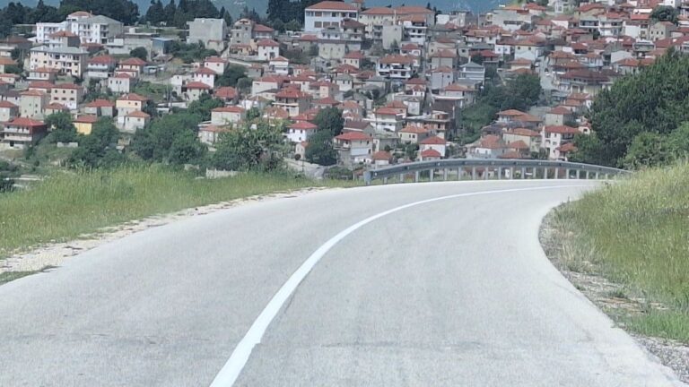 Εργασίες συντήρησης στο οδικό επαρχιακό δίκτυο του ν. Λάρισας απο την Περιφέρεια Θεσσαλίας