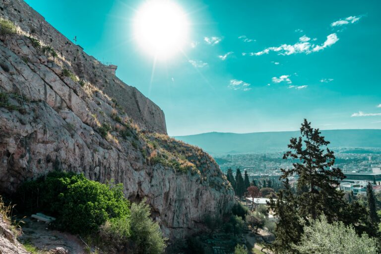 Ο καιρός με τον Π. Γιαννόπουλο: Εξασθενεί το μελτέμι, καταιγίδες Τετάρτη Πέμπτη