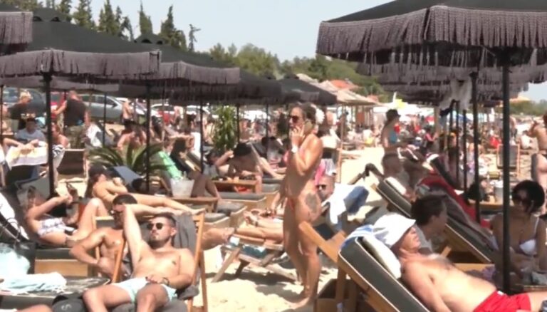Ομαλά η έξοδος των εκδρομέων από Θεσσαλονίκη – Το αδιαχώρητο στις παραλίες της Χαλκιδικής
