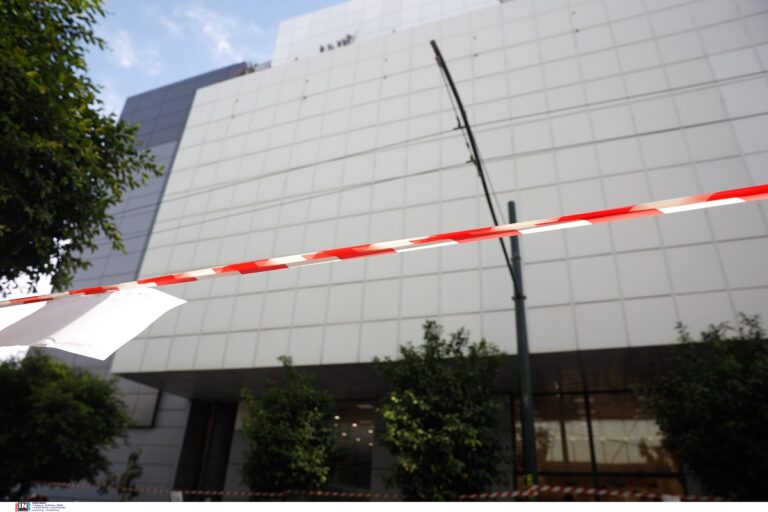 Πειραιάς: Πυροβολισμοί στην Ακτή Μουτσοπούλου μέσα στο σούπερ μάρκετ – Ένας νεκρός και ένας σοβαρά τραυματίας