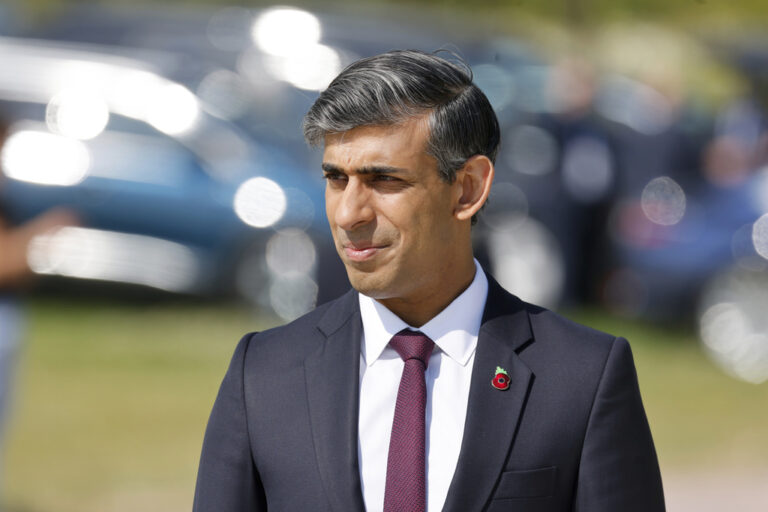 Βρετανία: Η «συγγνώμη» του Σούνακ μετά τις αντιδράσεις γιατί έφυγε νωρίς από τις εκδηλώσεις για την επέτειο της Απόβασης στη Νορμανδία