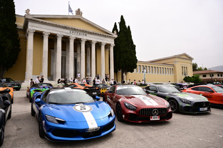 Γέμισε με supercars το Σύνταγμα – Δείτε τα πολυτελή αυτοκίνητα που συμμετέχουν στο «6to6 Motor Europe Tour»