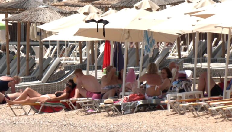 Οδικώς στη Βόρεια Ελλάδα τουρίστες από τα Βαλκάνια – Κατακλύζουν ήδη τις παραλίες