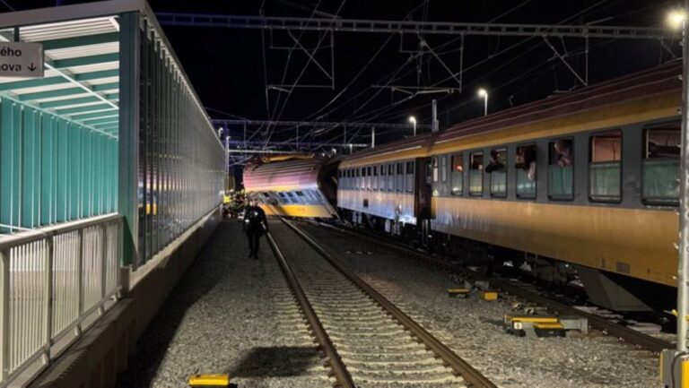 Σιδηροδρομικό δυστύχημα στην Τσεχία –  Τουλάχιστον τέσσερις νεκροί και 27 τραυματίες