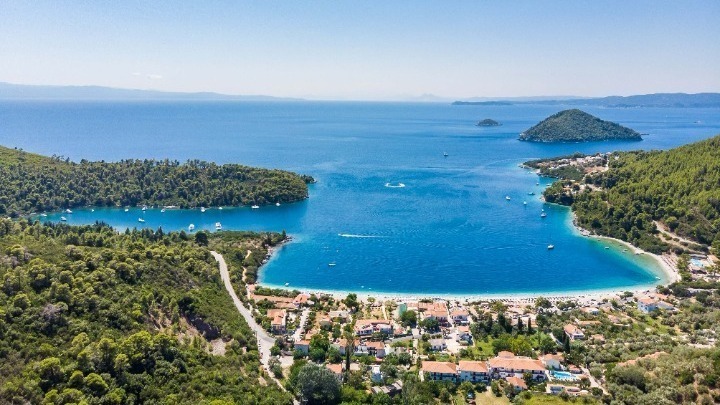 Η Σκόπελος, το ομορφότερo νησί για τους Γάλλους- Το Mamma Mia αναβιώνει μέσα από ένα μουσικό βίντεο