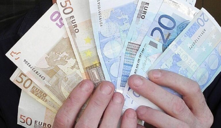 Μέτρα για την ενίσχυση της συνταξιοδοτικής αποταμίευσης των νοικοκυριών