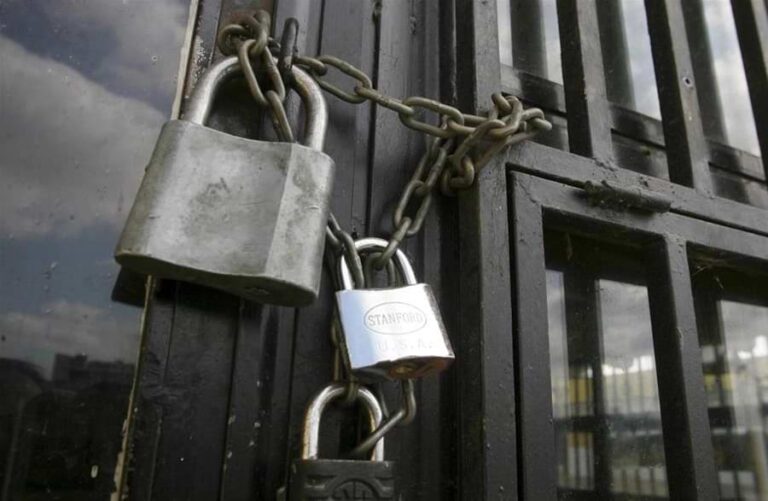 «Λουκέτο» σε νυχτερινό κέντρο της Θεσσαλονίκης λόγω ηχορύπανσης – “Κανονικά οι παραστάσεις” απαντά το κέντρο
