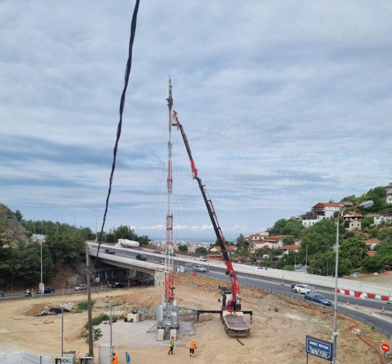 Θεσσαλονίκη: Απομακρύνθηκε από τα Πεύκα η κεραία κινητής τηλεφωνίας