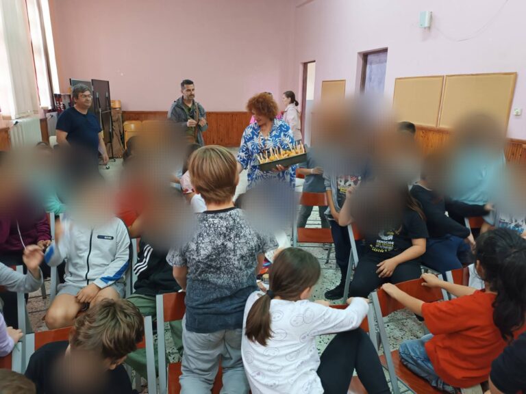 Ξάνθη: Τα παιδιά μαθαίνουν για τις μέλισσες από το κτήμα Meligeysis