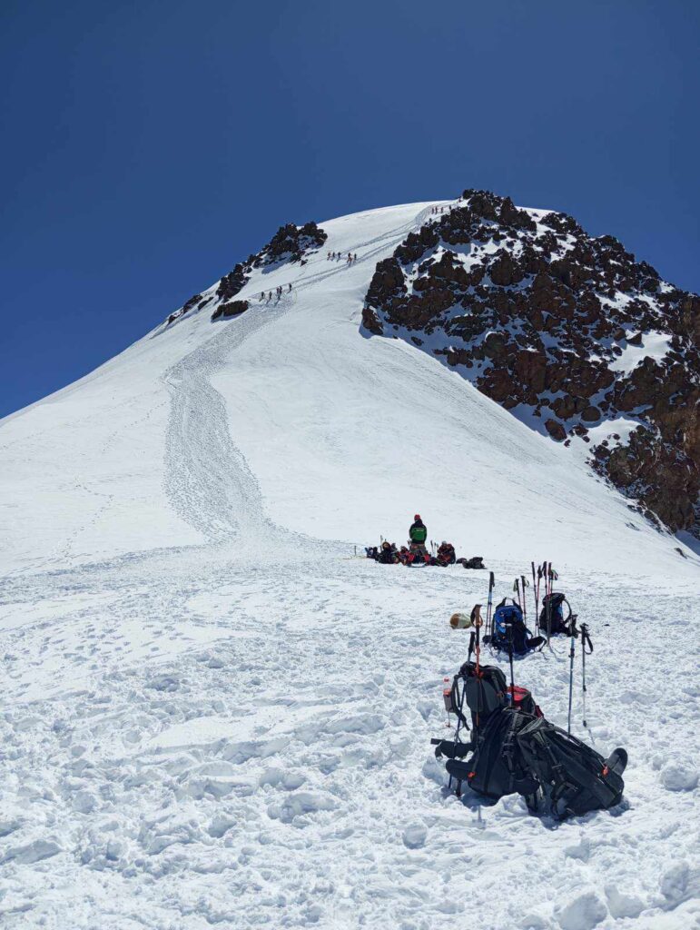 Ορειβάτης από τα Ιωάννινα στην κορυφή της Γεωργίας