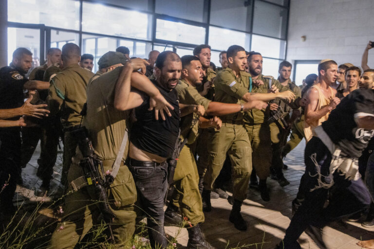 Χάος σε στρατιωτικές βάσεις του Ισραήλ ενώ μιλούν για «ώρα μηδέν» στα σύνορα του Λιβάνου – Αναστέλλει πτήσεις η Aegean