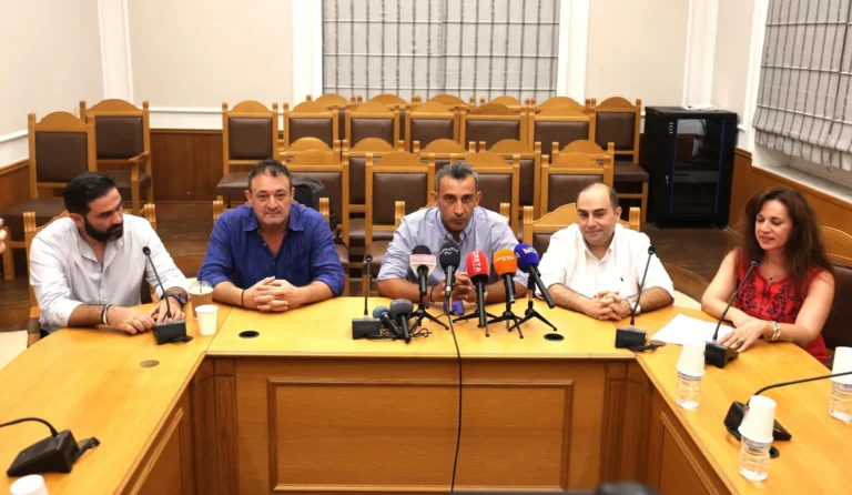 Κρήτη: Έρευνα από το Σωματείο Εργαζομένων Επισιτισμού Τουρισμού για τις εργασιακές συνθήκες στον χώρο της εστίασης με τη στήριξη της Περιφέρειας