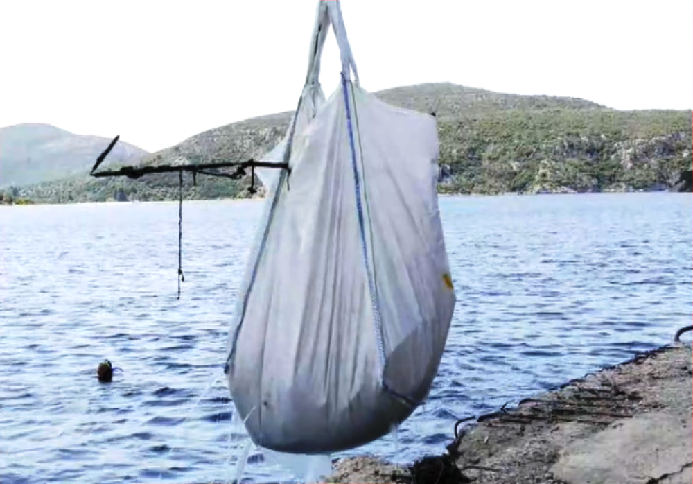 Σκουπιδότοπος ο βυθός στο Πόρτο Κουφό