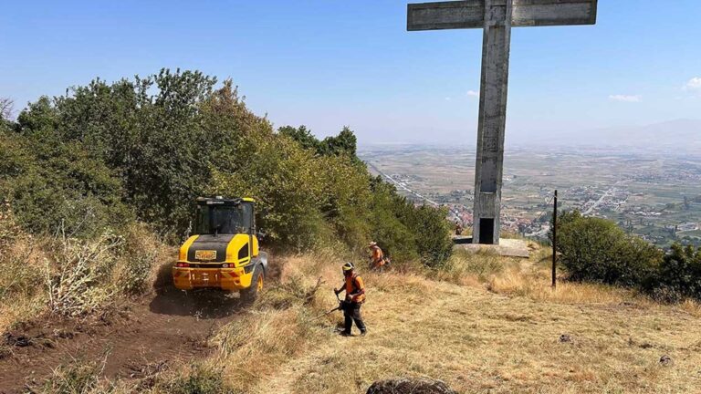 Φλώρινα: Καθαρισμός κορυφής και κεντρικού δασικού δικτύου του λόφου Αγίου Παντελεήμονα