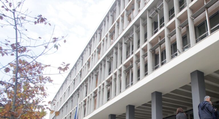 Ημαθία: Ελεύθερος με εντολή εισαγγελέα ο 84χρονος που έδεσε και έσερνε σκυλί με αγροτικό αυτοκίνητο