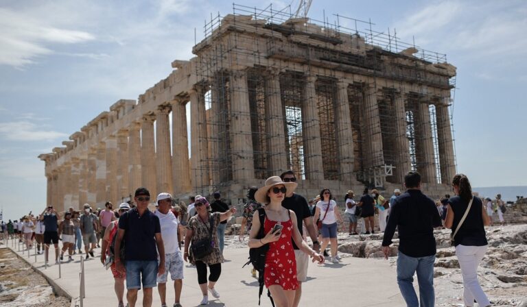 Υπερψηφίστηκε στη Βουλή το νομοσχέδιο για τον τουρισμό