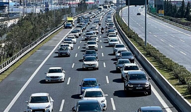 Αυτοκίνητα: Αν και αυξάνονται συνεχώς στην ΕΕ, κάθε όχημα διανύει λιγότερα χιλιόμετρα ετησίως