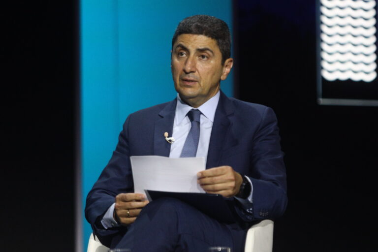 ΣΥΡΙΖΑ για Αυγενάκη: Μισό κιλό, μισή ζωή, μισή διαγραφή