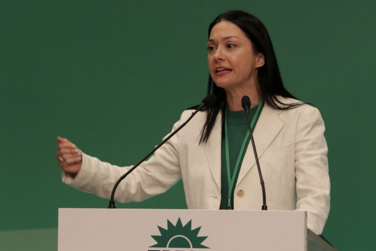 Νάντια Γιαννακοπούλου: Ανακοίνωσε ότι κατεβαίνει υποψήφια για την ηγεσία του ΠΑΣΟΚ