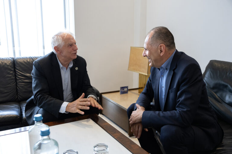Ζ. Μπορέλ: Η Επιχείρηση «Ασπίδες» είναι παράδειγμα για το ότι η ΕΕ μπορεί να δράσει αποτελεσματικά ως ναυτική δύναμη ασφάλειας