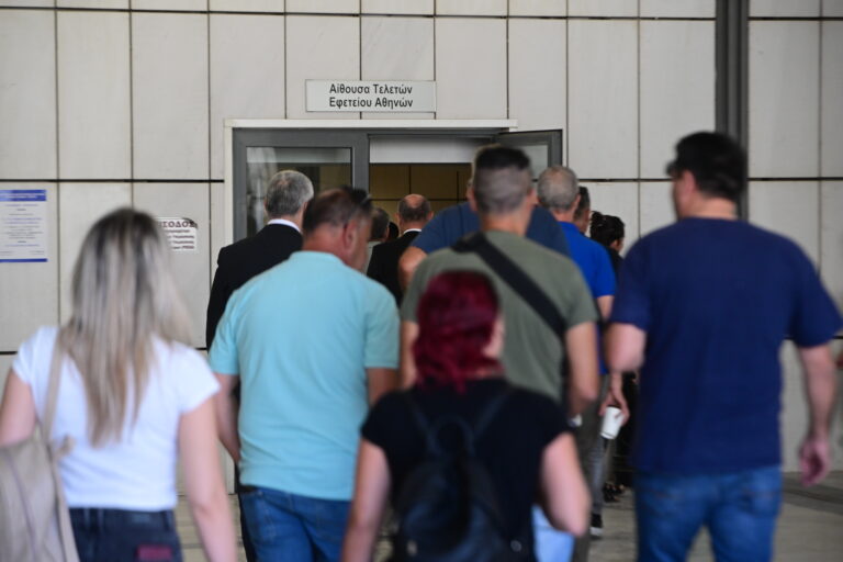 Δίκη για το Μάτι: Συνεχίζονται οι καταθέσεις – «Στο δρόμο συναντούσα καμμένους ανθρώπους, όχι όμως πυροσβεστικά»