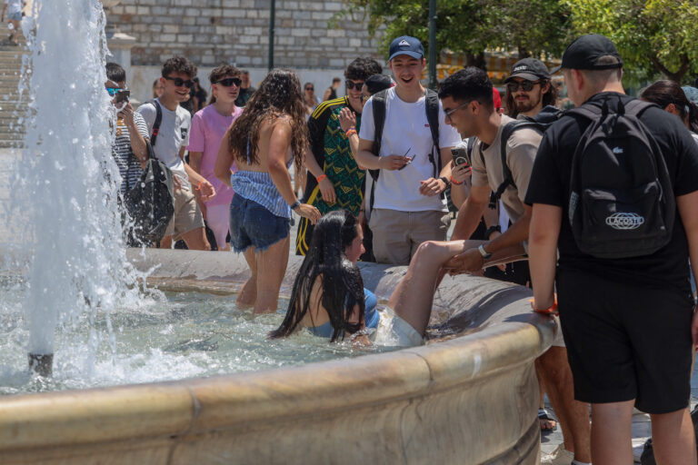 Καμίνι όλη η χώρα: Θερμική δυσφορία στο κέντρο των πόλεων – Έρχεται κορύφωση με 43 και 44 βαθμούς