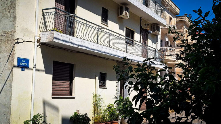 Γυναικοκτονία στην Αμφιλοχία: Το δραματικό τηλεφώνημα πριν τον φόνο και οι απειλές σε βάρος της κόρης της