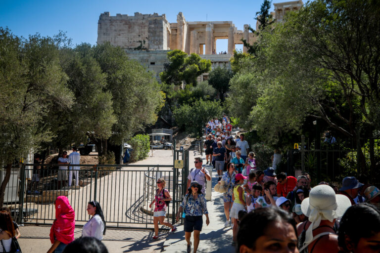 Κλειστοί όλοι οι αρχαιολογικοί χώροι από 12:00 έως 17:00 λόγω καύσωνα